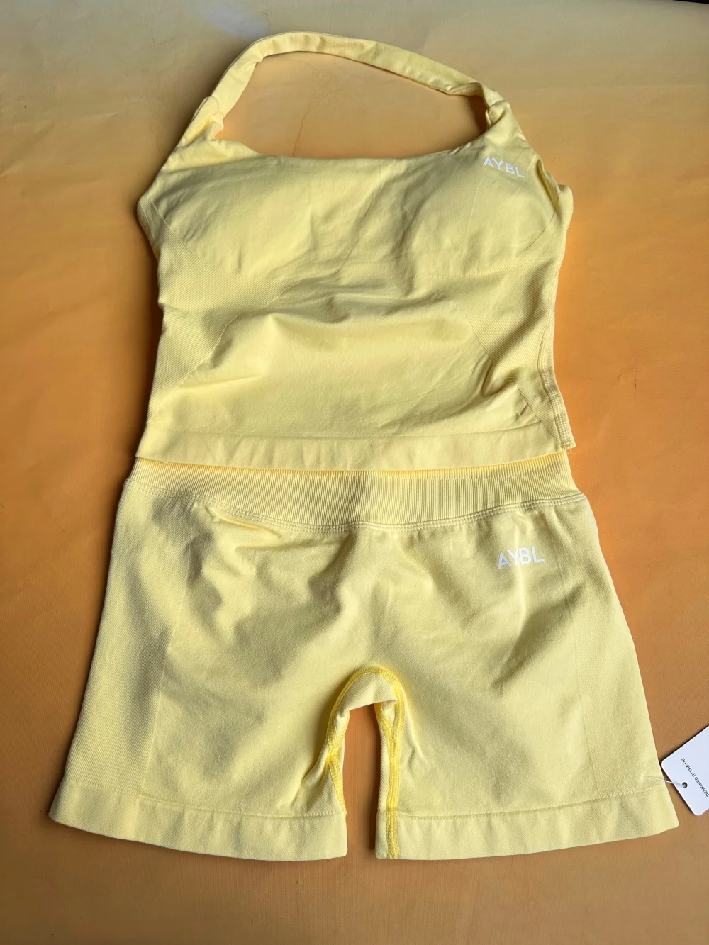 Brand Seamless Butt-Lifting Fashion Shorts, Camisole Sports Bra Set Moisture-Wicking Sports Underwear & Women's Yoga Wear